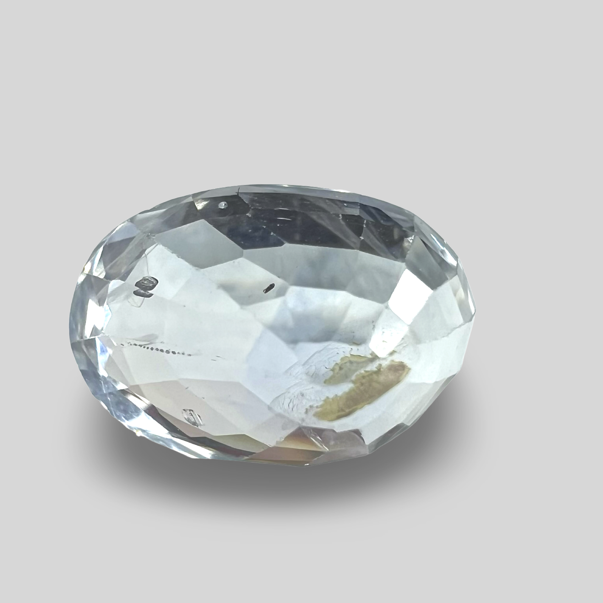 White sapphire 6.23cts (35/413)