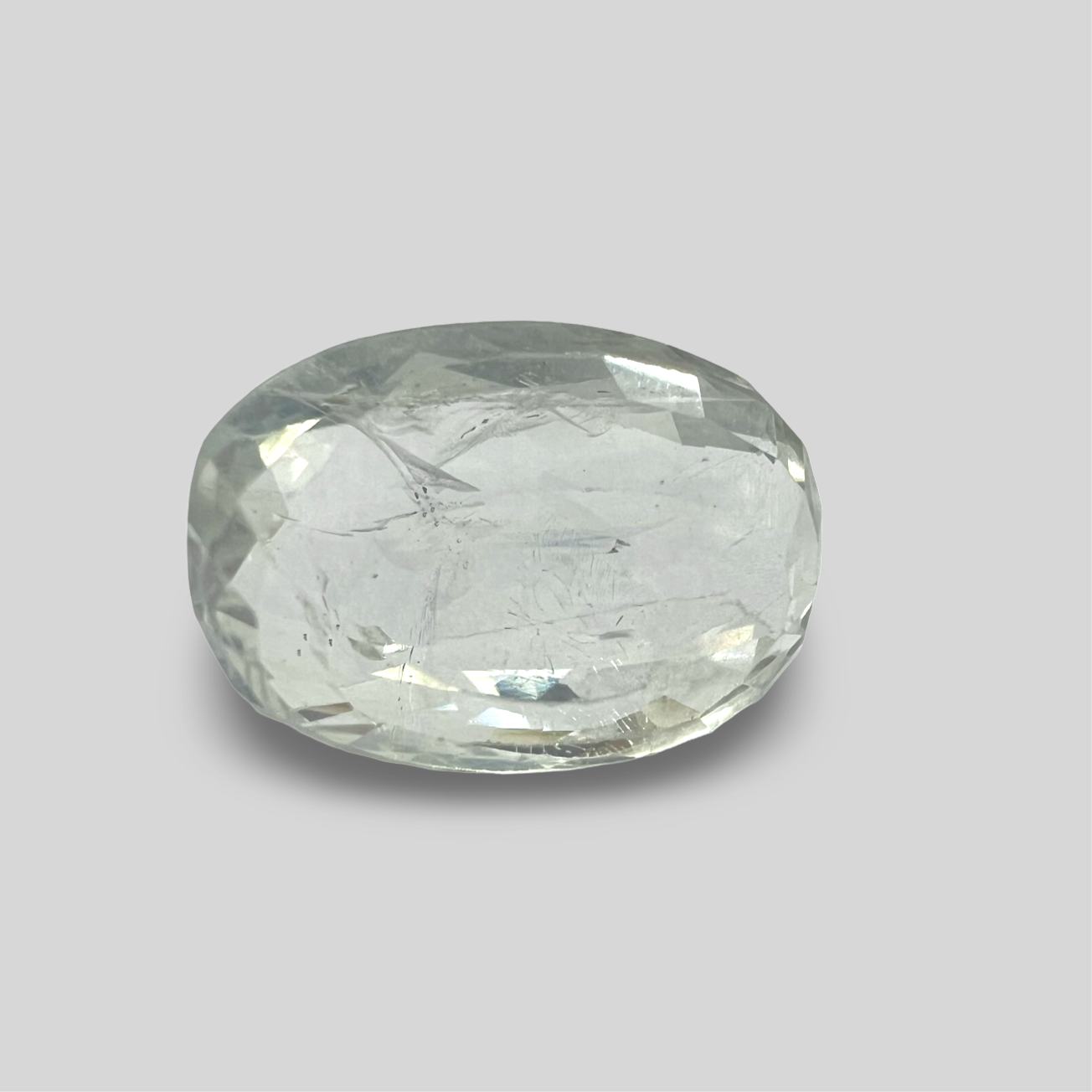 White sapphire 5.58cts (23/274