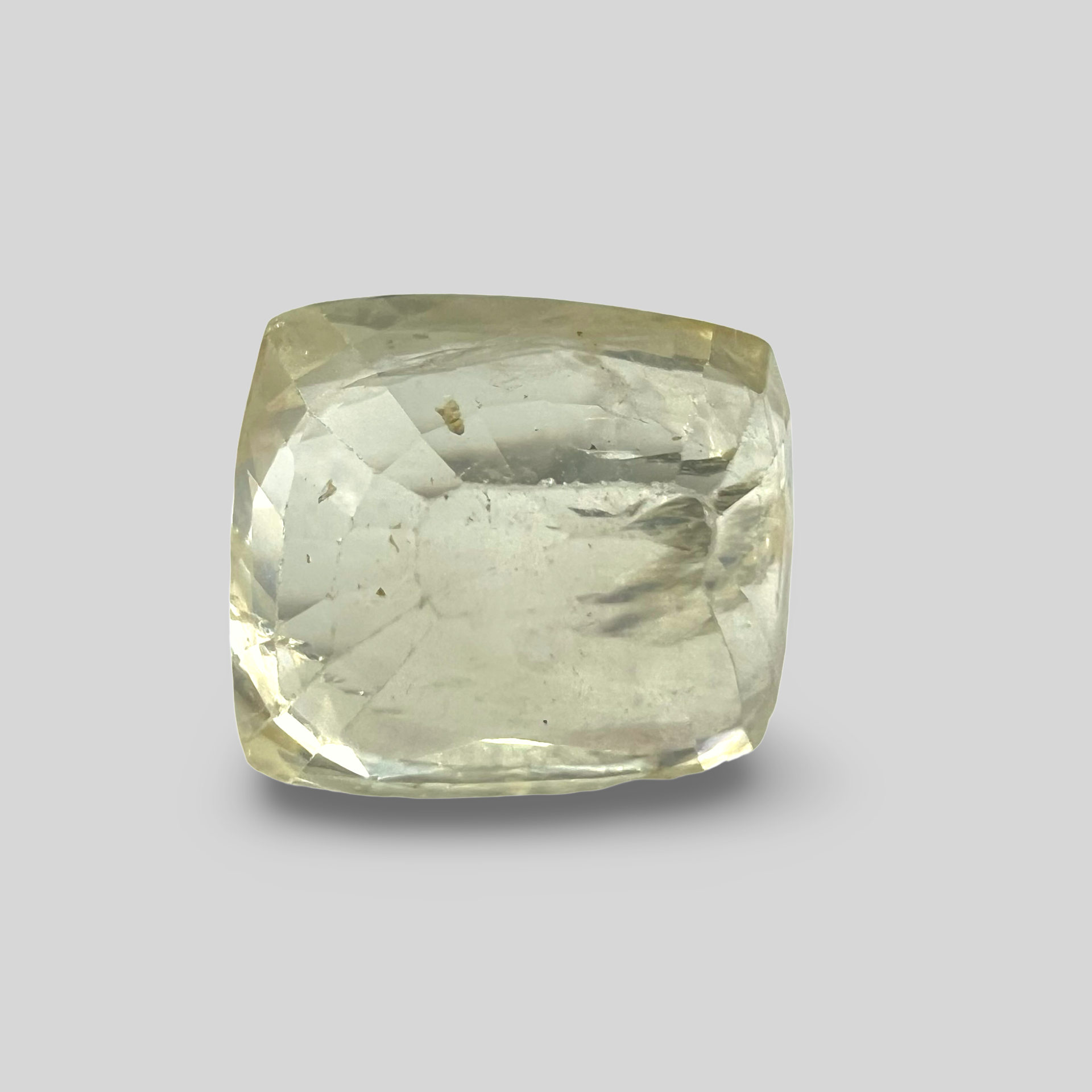 Yellow sapphire Pukhraj 6.11cts  (35/415)