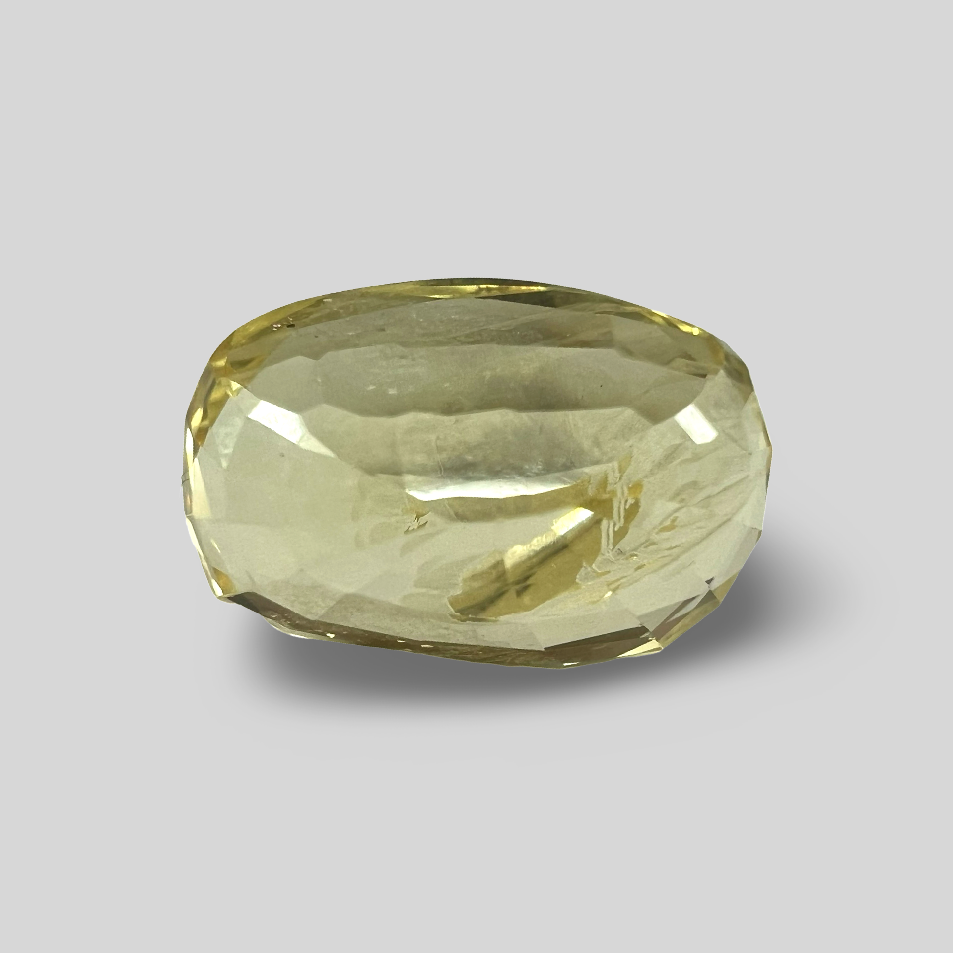 Yellow sapphire Pukhraj 4.98cts  (17/204