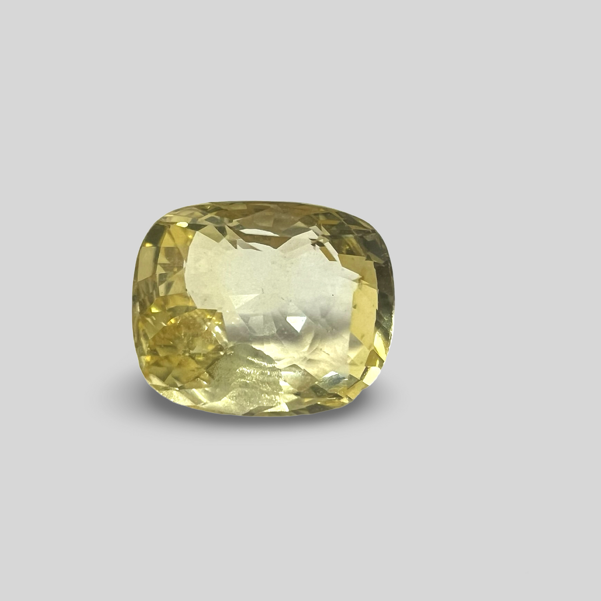 Yellow sapphire Pukhraj 4.01cts (8/93