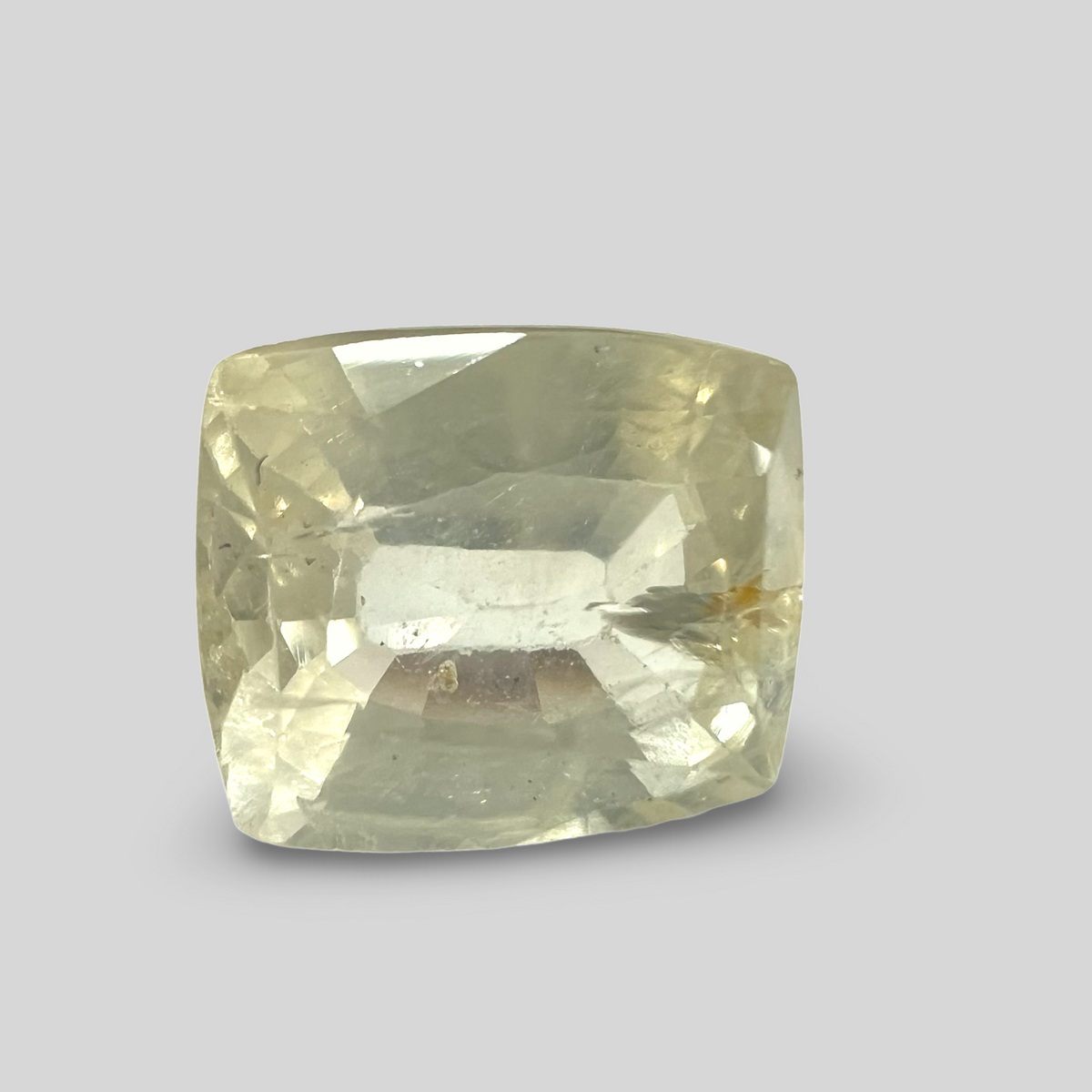 Yellow sapphire Pukhraj 6.11cts  (35/415)