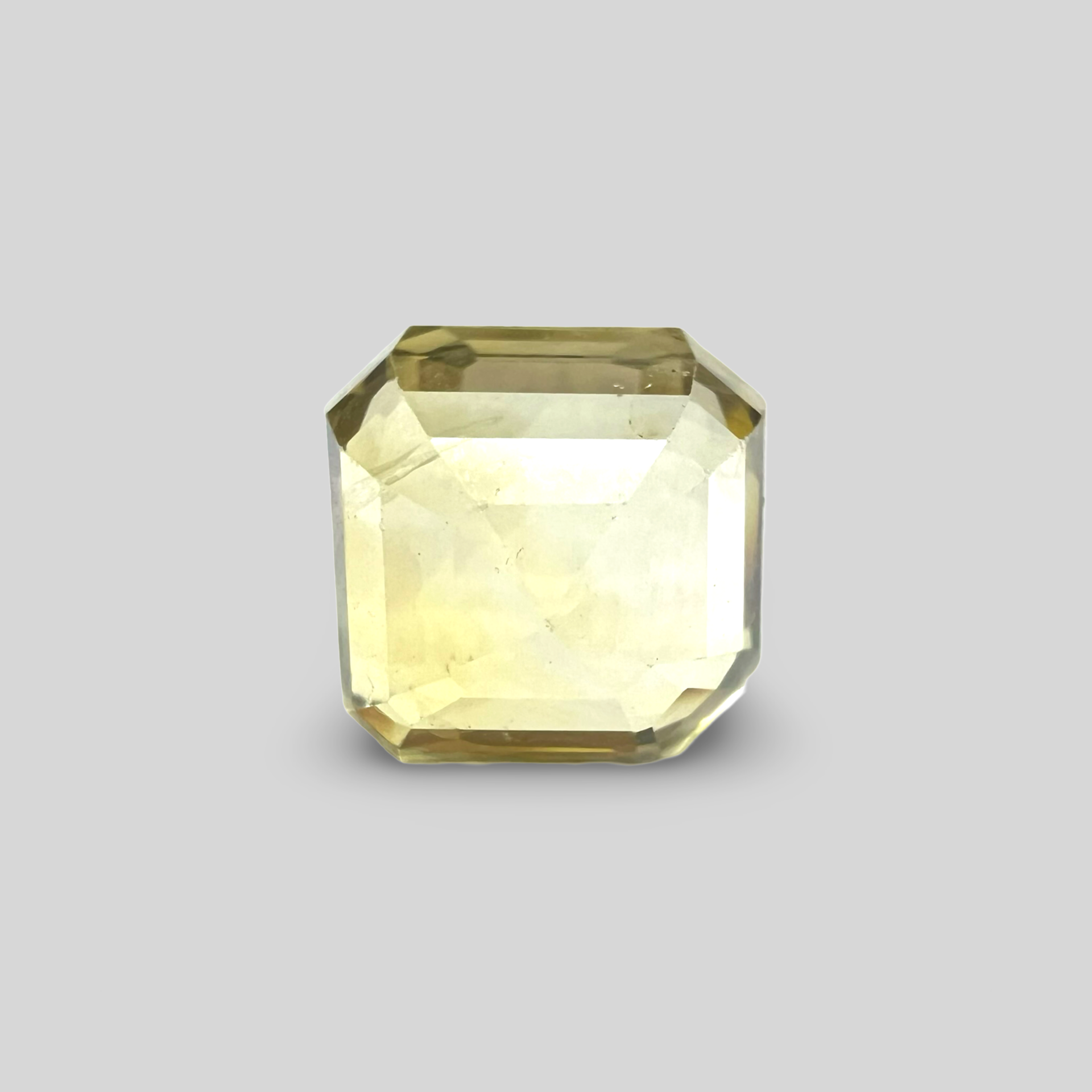 Yellow sapphire Pukhraj 5.22cts (19/218)