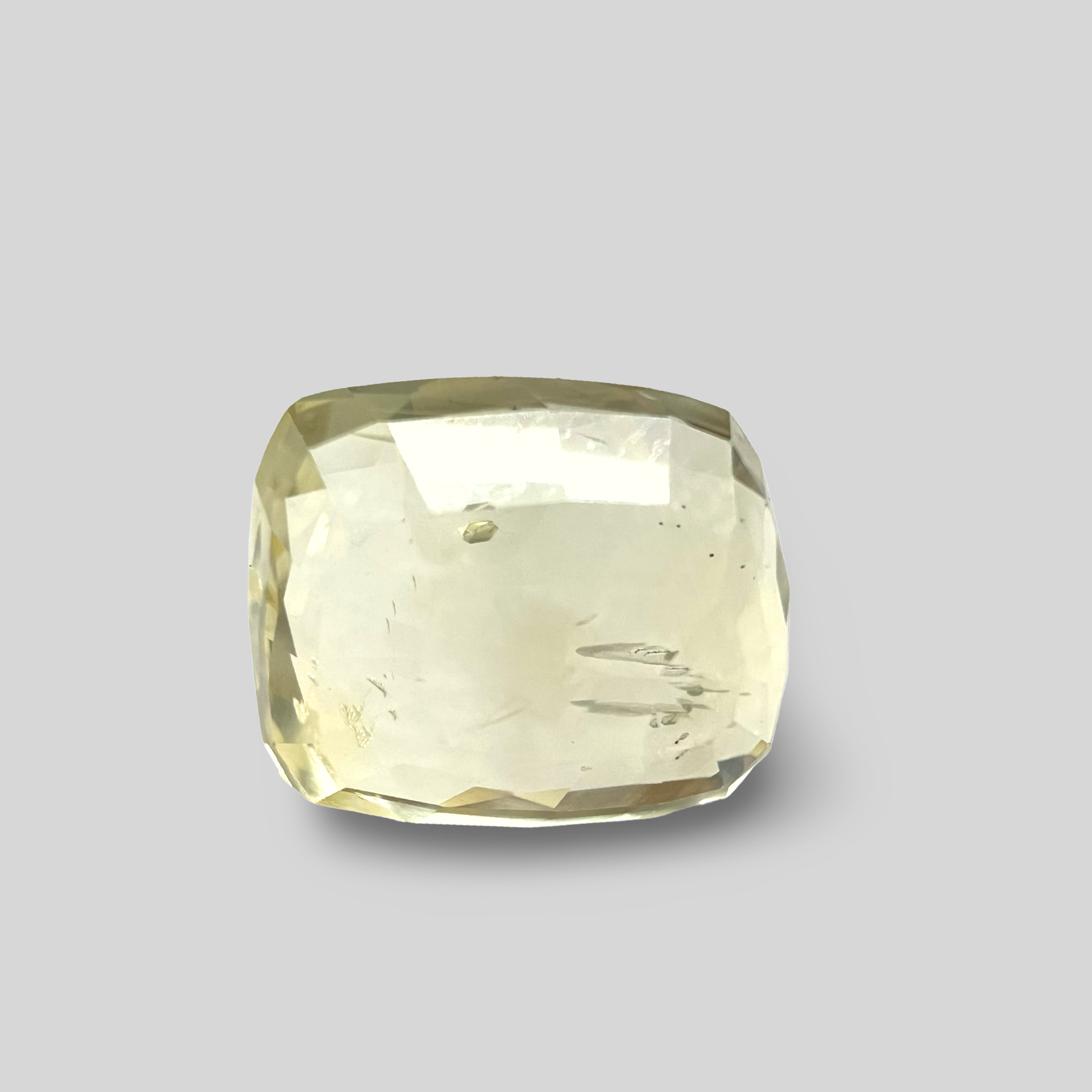 Yellow sapphire Pukhraj 5.73cts (66/798)