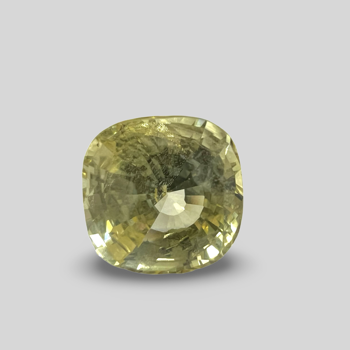 Yellow sapphire Pukhraj 5.12cts (19/228)