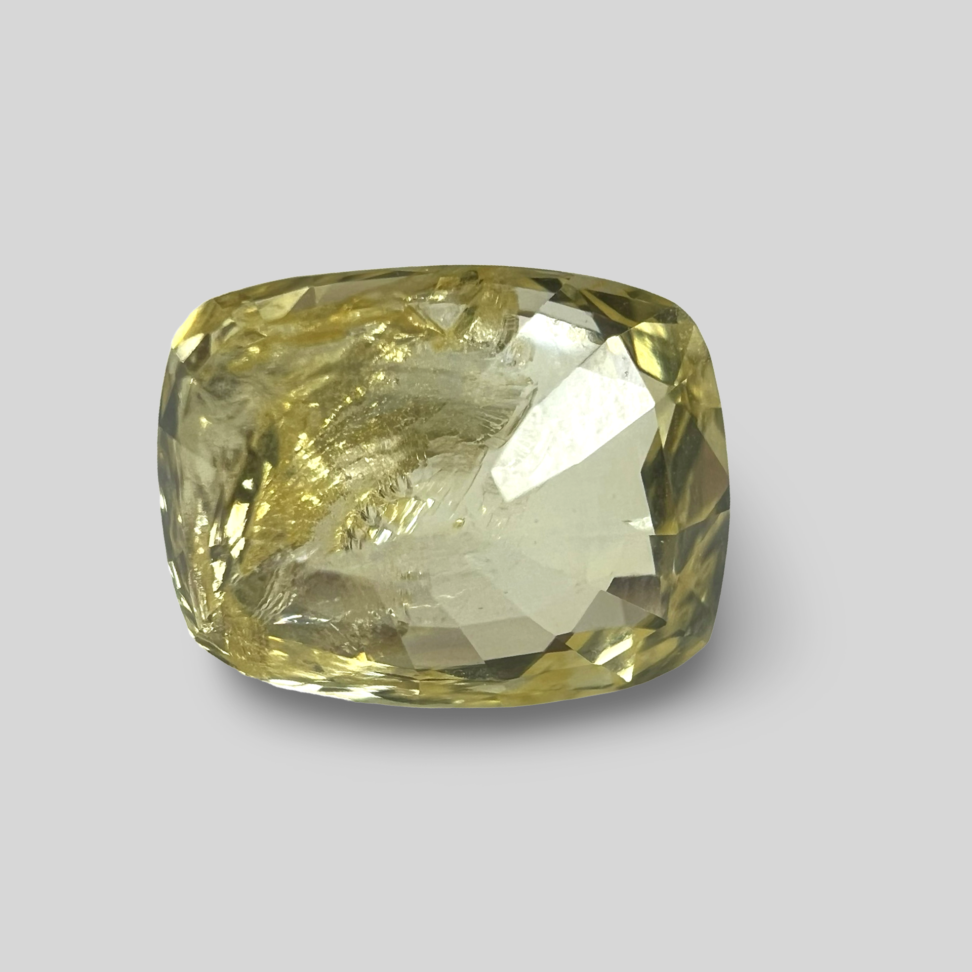 Yellow sapphire Pukhraj 5.07cts (40/475)