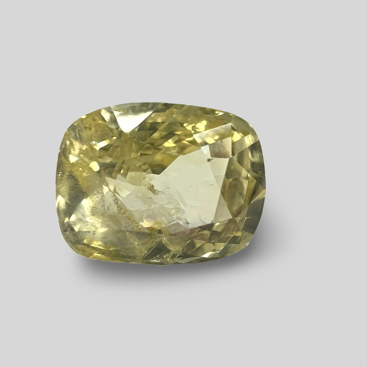 Yellow sapphire Pukhraj 5.07cts (40/475)