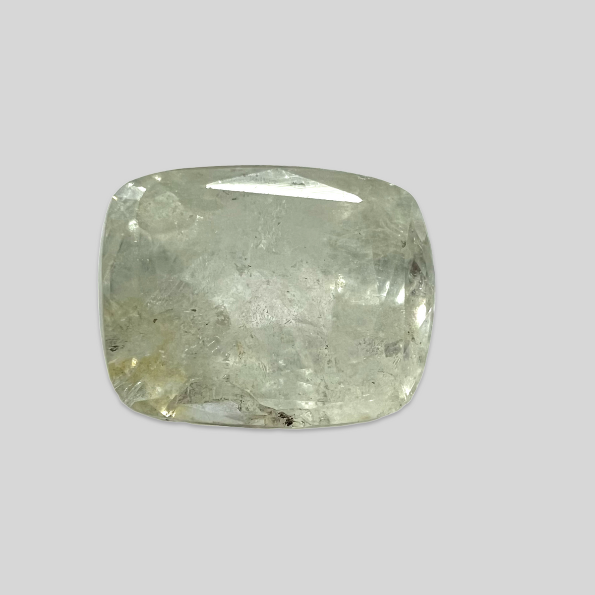 White sapphire 6.64cts (53/635)