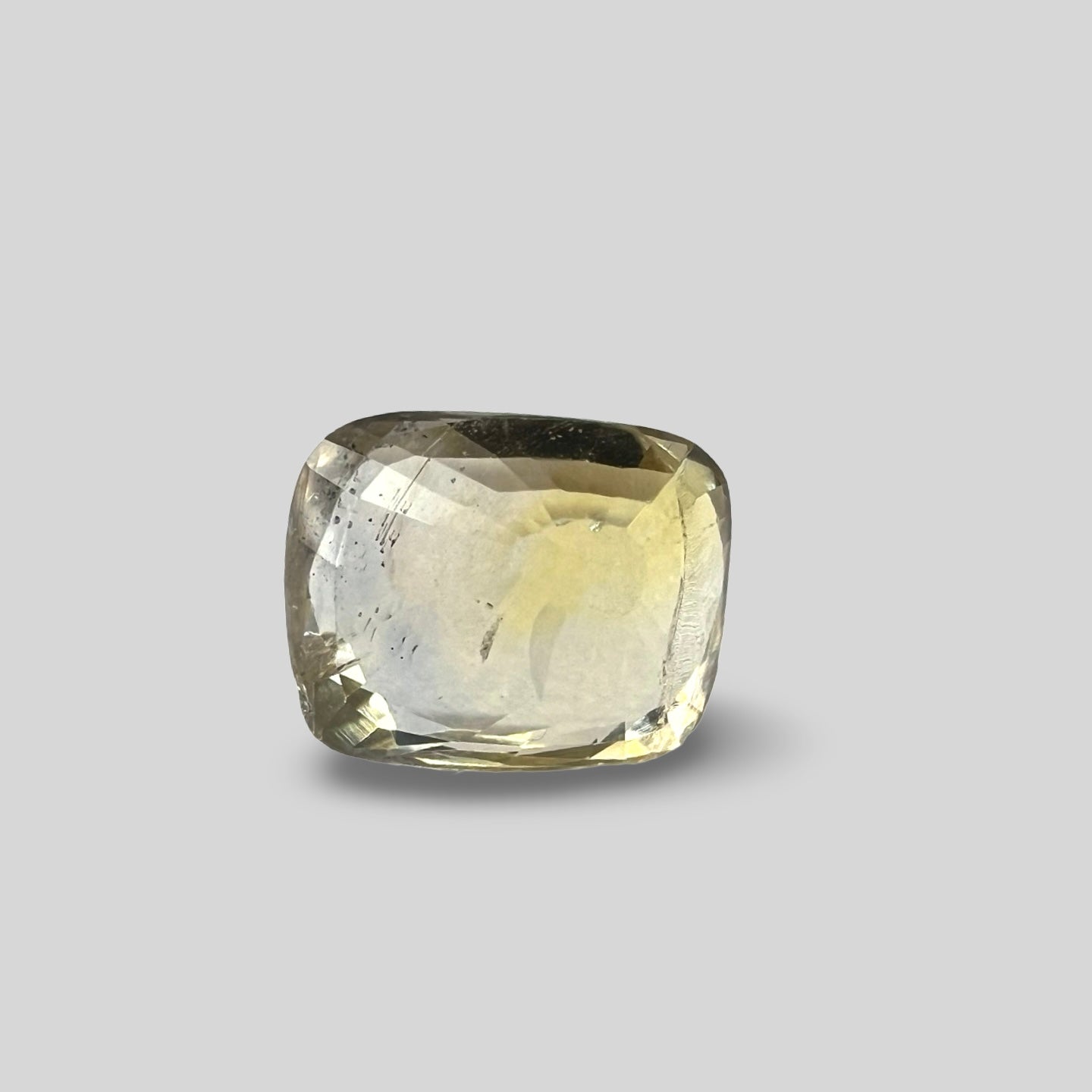 Yellow sapphire Pukhraj 4.28cts (9/100